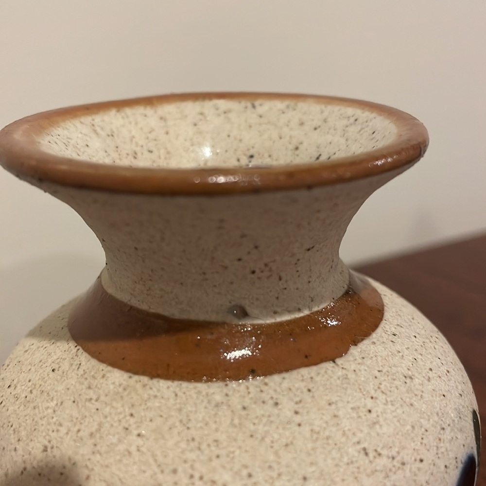 Signed Tonala Mexican Pottery Handpainted Small Vase - Picture 9 of 9